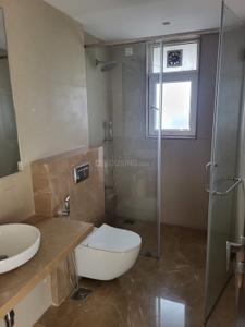 Bathroom Image of 2500 Sq.ft 4 BHK Apartment / Flat for sale in Khar West Mumbai for Rs. 147500000