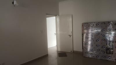 Bedroom Image of 1700 Sq.ft 3 BHK Apartment / Flat for sale in Cosmos Golden Heights, Crossings Republik Ghaziabad for Rs. 10800000