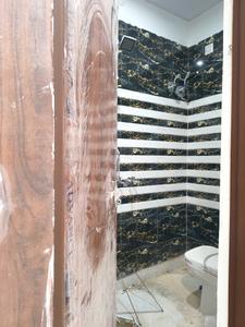 Common Bathroom Image of 1200 Sq.ft 3 BHK Apartment / Flat for sale in Govindpuram Ghaziabad for Rs. 4465000