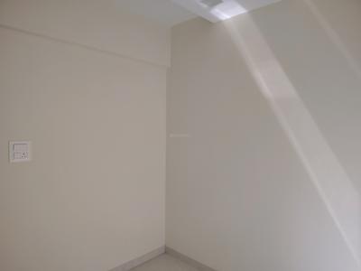 Bedroom Image of 800 Sq.ft 2 BHK Apartment / Flat for rent in Kalpataru Paramount, Thane West Thane for Rs. 46000