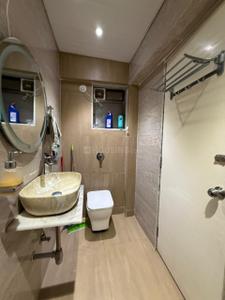 Bathroom Image of 1500 Sq.ft 4 BHK Apartment / Flat for rent in Cosmos Jewels, Thane West Thane for Rs. 100000
