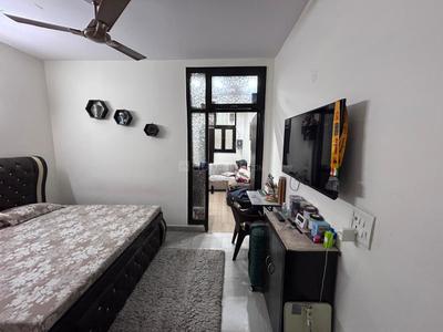 Bedroom Image of 1000 Sq.ft 2.5 BHK Builder Floor for rent in Swaraj Homes RWA Sant Nagar, Sant Nagar New Delhi for Rs. 42000