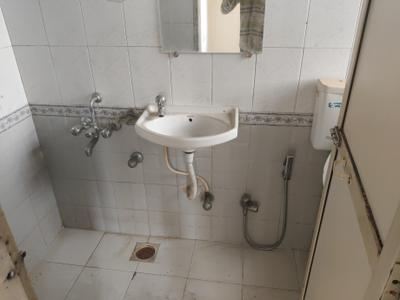 Bathroom Image of 603 Sq.ft 1 BHK Apartment / Flat for sale in ACME Complex, Goregaon West Mumbai for Rs. 11500000
