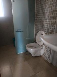 Common Bathroom Image of 1400 Sq.ft 2 BHK Apartment / Flat for sale in Amanora Aspire Towers, Amanora Park Town Pune for Rs. 17800000