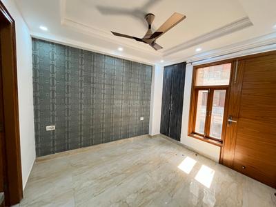 Bedroom Image of 2000 Sq.ft 4 BHK Apartment / Flat for rent in Vasant Kunj New Delhi for Rs. 60000