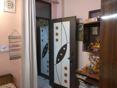 Bedroom Image of 1100 Sq.ft 4 BHK Builder Floor for sale in Mayur Vihar Phase 1 New Delhi for Rs. 6500000