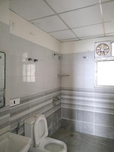 Common Bathroom Image of 2350 Sq.ft 4 BHK Apartment / Flat for sale in Omaxe Heights, Sector 86 Faridabad for Rs. 30000000