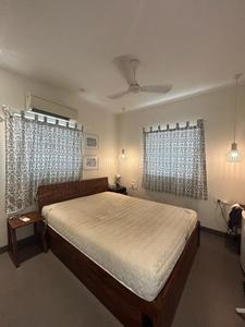 Bedroom Image of 750 Sq.ft 1 BHK Apartment / Flat for rent in Cuffe Parade Mumbai for Rs. 150000