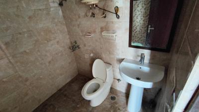 Bathroom Image of 535 Sq.ft 1 RK Apartment / Flat for rent in Supertech Czar Suites, Omicron I Greater Noida for Rs. 17000