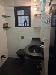 Bathroom Image of 1000 Sq.ft 2 BHK Apartment / Flat for rent in Chembur Mumbai for Rs. 65000