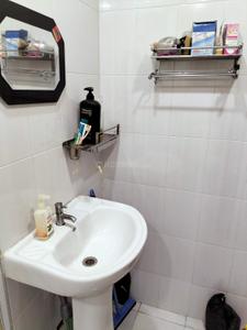 Bathroom Image of 1201 Sq.ft 3 BHK Apartment / Flat for sale in Kwality Twiins, New Town Kolkata for Rs. 7500000