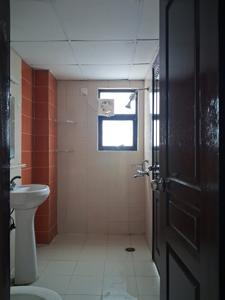 Common Bathroom Image of 1654 Sq.ft 3 BHK Apartment / Flat for sale in Logix Blossom County, Sector 137 Noida for Rs. 16000000