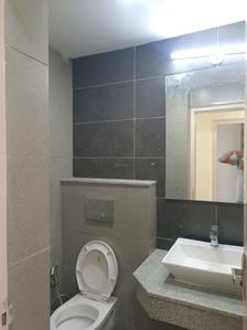 Common Bathroom Image of 2355 Sq.ft 4 BHK Apartment / Flat for sale in Paras Dews, Sector 106 Gurgaon for Rs. 22500000