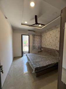 Bedroom Image of 400 Sq.ft 1 BHK Builder Floor for rent in Nipania Indore for Rs. 18999