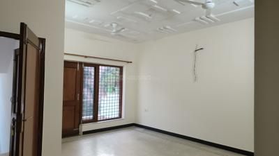 Living Room Image of 1200 Sq.ft 2 BHK Builder Floor for rent in Sector 46 Gurgaon for Rs. 40000