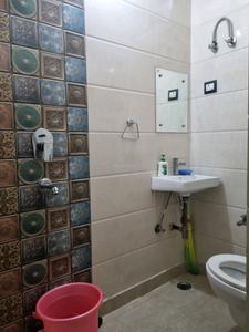 Common Bathroom One Image of 600 Sq.ft 2 BHK Apartment / Flat for sale in Dwarka Mor New Delhi for Rs. 3100000
