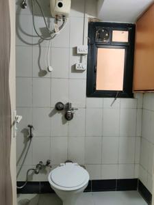 Common Bathroom Image of 580 Sq.ft 1 BHK Apartment / Flat for sale in Kasarvadavali Thane for Rs. 5300000