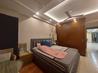 Bedroom Image of 4950 Sq.ft 4 BHK Builder Floor for sale in Punjabi Bagh New Delhi for Rs. 80000000
