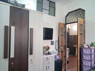 Bedroom Image of 612 Sq.ft 2 BHK Builder Floor for sale in Vishnu Garden New Delhi for Rs. 3700000