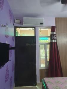 Bedroom Image of 900 Sq.ft 2 BHK Apartment / Flat for rent in DDA Una Enclave, Mayur Vihar II New Delhi for Rs. 45000