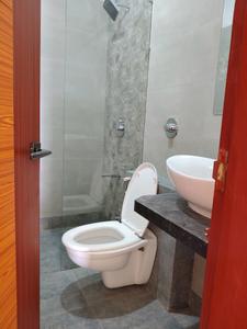 GHP Sonnet Common Bathroom 4