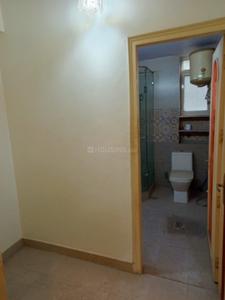 Bathroom Image of 1600 Sq.ft 4 BHK Apartment / Flat for sale in Ekta Gardens, Patparganj New Delhi for Rs. 30000000