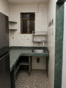 Kitchen Image of 450 Sq.ft 1 RK Apartment / Flat for rent in Santacruz West Mumbai for Rs. 70000