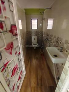 Bathroom Image of 1350 Sq.ft 3 BHK Apartment / Flat for rent in South Dum Dum Kolkata for Rs. 19400