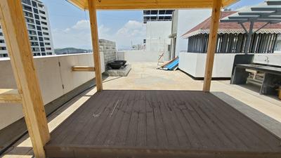Living Room Image of 2500 Sq.ft 3 BHK Penthouse for sale in Mountain View Cooprative Housing Society, Shivaji Nagar Pune for Rs. 32000000