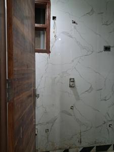 Common Bathroom Image of 1250 Sq.ft 3 BHK Apartment / Flat for sale in JMD Siddhi Vinayak, Sector 73 Noida for Rs. 6500006
