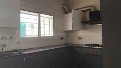 Kitchen Image of 3800 Sq.ft 4.5 BHK Villa for rent in Sobha International City, Sector 109 Gurgaon for Rs. 135000