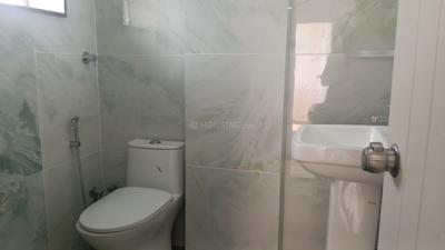 Bathroom Image of 720 Sq.ft 1 BHK Apartment / Flat for rent in Thanisandra Bengaluru for Rs. 26500