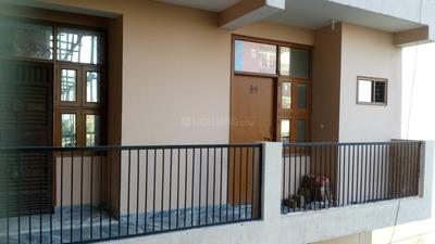 Image of 550 Sq.ft 1 BHK Apartment / Flat for rent in Sector 73, Noida for Rs. 10000