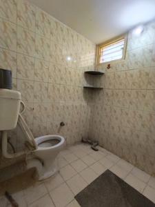 Bathroom Image of 400 Sq.ft 1 BHK Builder Floor for rent in Domlur Layout Bengaluru for Rs. 17000