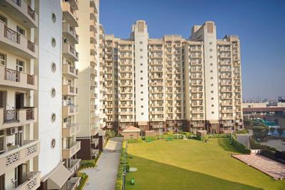 Image of 1642 Sq.ft 3 BHK Apartment / Flat for sale in Suncity Essel Towers, Sushant Lok Phase 1, Gurgaon for Rs. 33000000