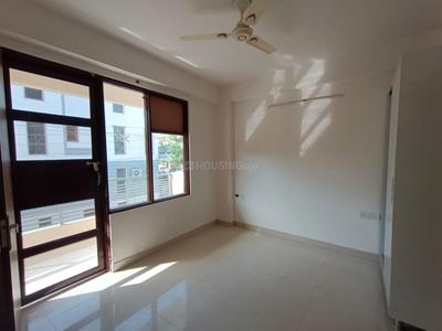 Bedroom Image of 2480 Sq.ft 3 BHK Builder Floor for rent in DLF Capital Greens, Karampura New Delhi for Rs. 59000