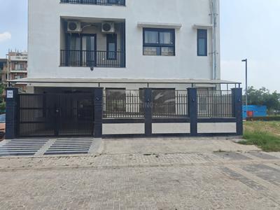 Image of 1800 Sq.ft 3 BHK Builder Floor for sale in BPTP Amstoria , Sector 102, Gurgaon for Rs. 28500000