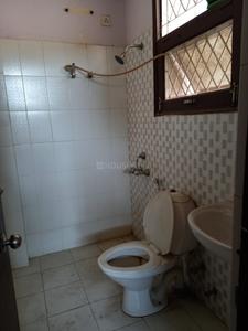 Bathroom Image of 1833 Sq.ft 3 BHK Builder Floor for rent in South City 1 Floors, Sector 41 Gurgaon for Rs. 59999