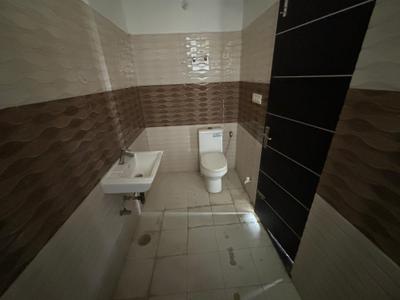 Bathroom Image of 1800 Sq.ft 3 BHK Apartment / Flat for sale in Dayal Bagh Agra for Rs. 6000000
