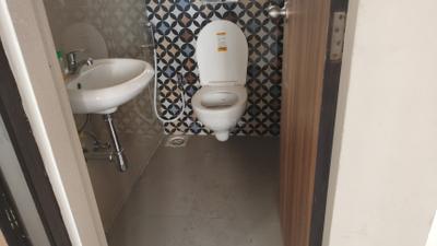 Bathroom Image of 412 Sq.ft 1 BHK Apartment / Flat for rent in Dosti Greater Thane Phase 1, Bhiwandi Thane for Rs. 10011