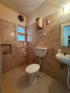 Bathroom Image of 2200 Sq.ft 4 BHK Apartment / Flat for sale in DDA Sarita Vihar Pocket D RWA, Sarita Vihar New Delhi for Rs. 32100000