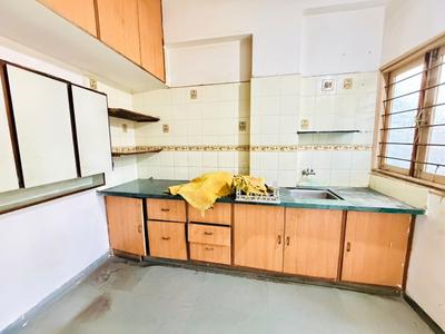 Kitchen Image of 900 Sq.ft 1 BHK Apartment / Flat for rent in Satellite Ahmedabad for Rs. 16000