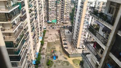 Image of 1350 Sq.ft 3 BHK Apartment / Flat for sale in Panchsheel Wellington, Crossings Republik, Ghaziabad for Rs. 10000000