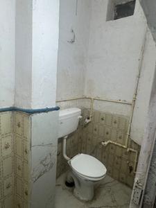 Bathroom Image of 700 Sq.ft 2 BHK Independent House for rent in Vijay Nagar New Delhi for Rs. 19000