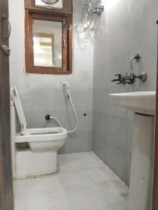 Common Bathroom Image of 500 Sq.ft 2 BHK Builder Floor for rent in New Ashok Nagar New Delhi for Rs. 18500