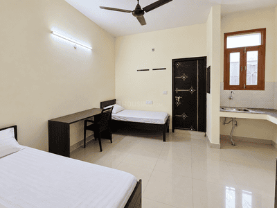 Image of 300 Sq.ft 1 RK Apartment / Flat for rent in Sector 15, Noida for Rs. 15000