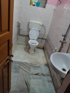 Bathroom Image of 600 Sq.ft 2 BHK Independent House for rent in Behala Kolkata for Rs. 10000