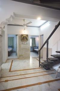 Hall Image of 2000 Sq.ft 4 BHK Penthouse for sale in Shree Palak Plaza, Bodakdev Ahmedabad for Rs. 14000000