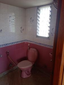 Bathroom Image of 944 Sq.ft 3 BHK Apartment / Flat for sale in Kalighat Kolkata for Rs. 8100000