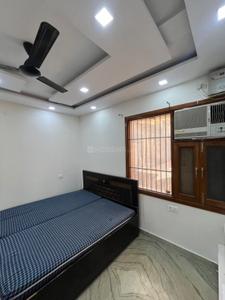 Bedroom Image of 1000 Sq.ft 3 BHK Builder Floor for rent in Shalimar Bagh New Delhi for Rs. 40000